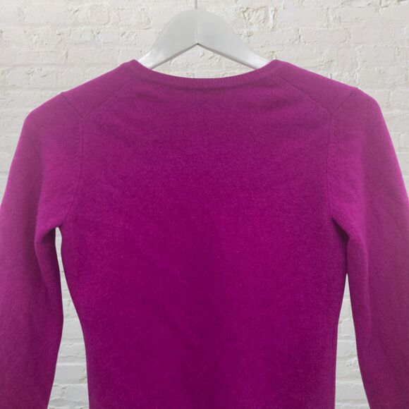 Charter Club Cashmere Sweater Size XS V-Neck Luxury Magenta Pink Purple - Picture 5 of 13